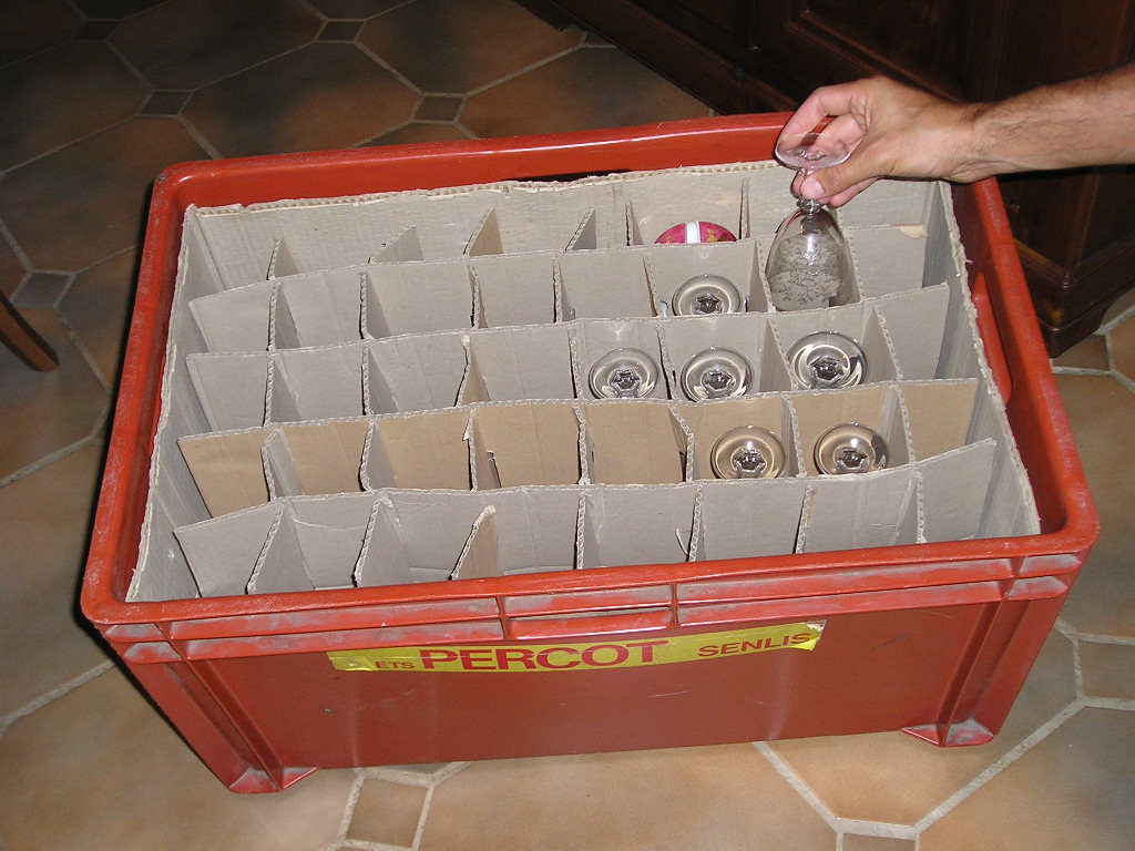 Bac plastique avec alvéoles carton